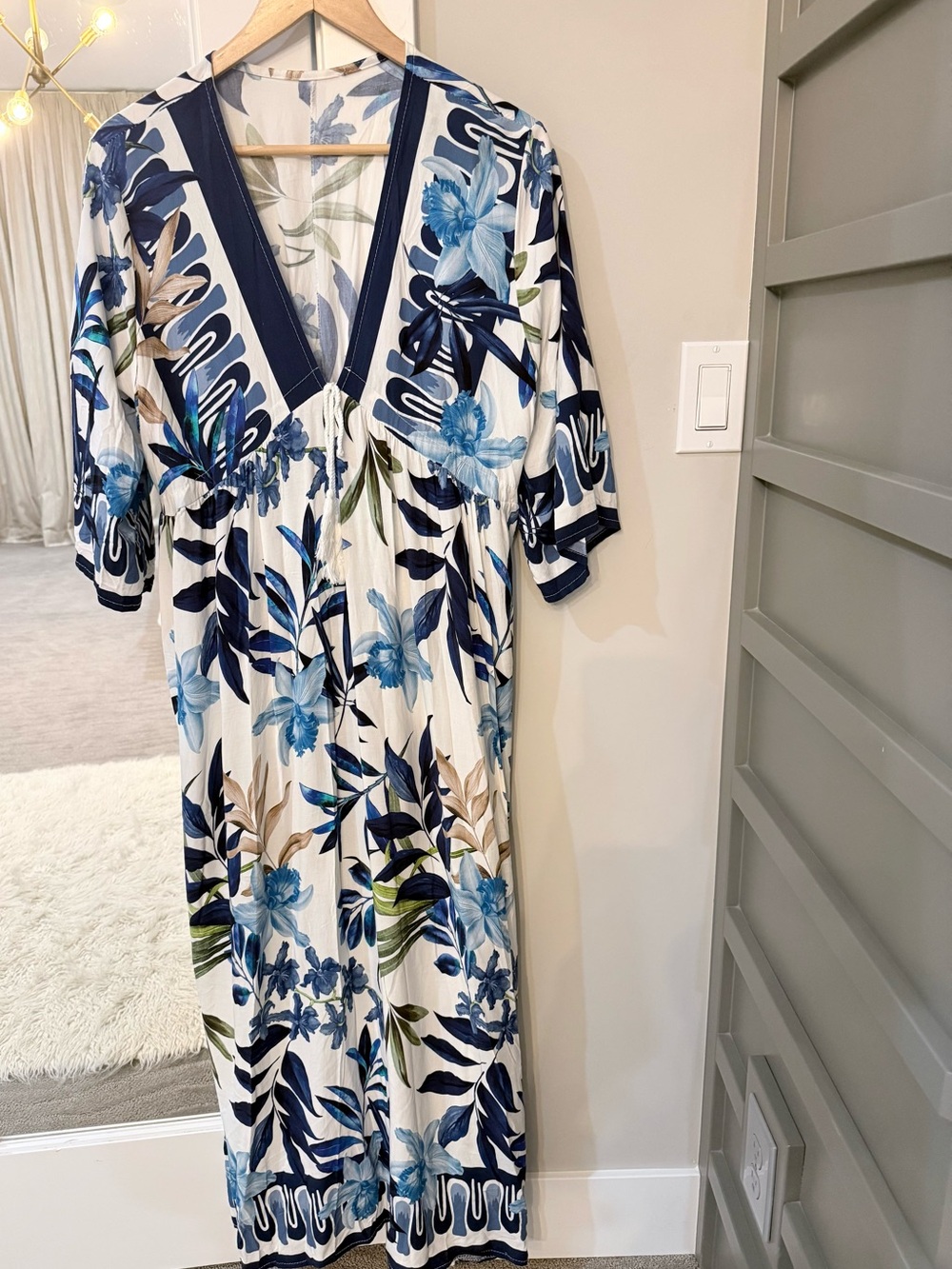 Floral V-Neck Maxi Dress in Blue and White  Size Large